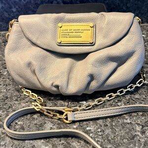 Marc Jacobs Q Karlie Genuine Gray Pebbled Leather Chain Crossbody Purse Bag B53